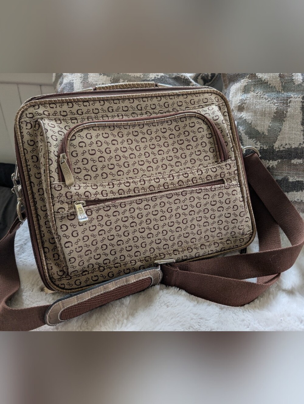 Women's Guess Large Messenger Bag In Brown And Tan